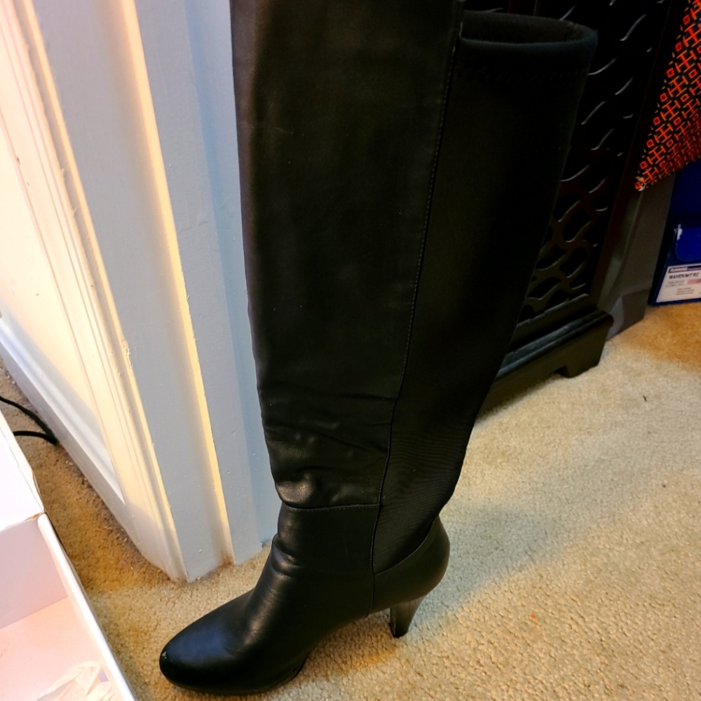 Heel Boot - Picture 2 of 4